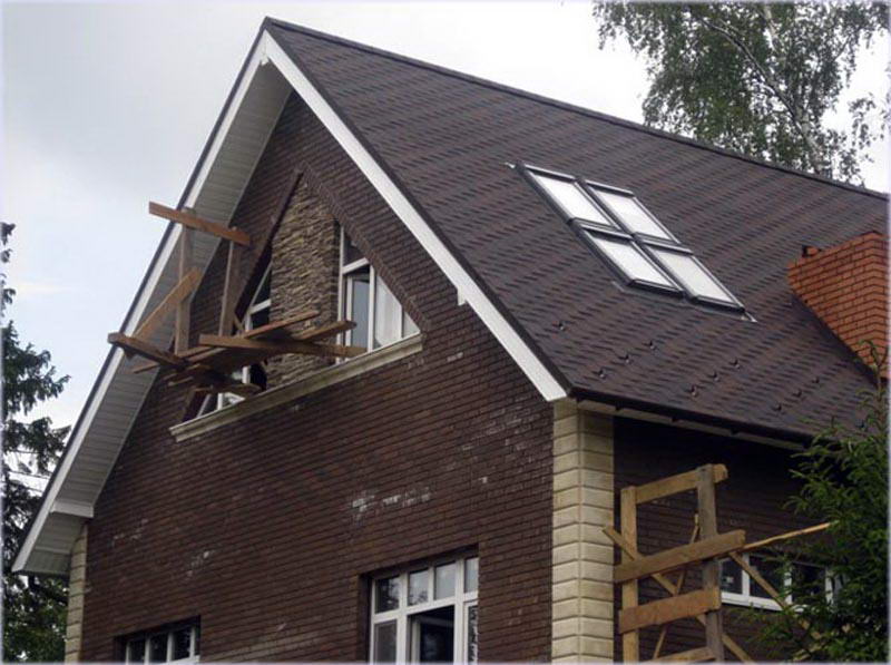 نحوه ساخت سقف خانه با دستان خود - یک راهنمای مرحله به مرحله ، دستورالعمل های نصب سقف را در یک خانه خصوصی بسازید