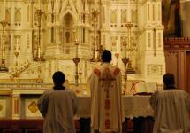 Ku komu sa katolíci modlia?  Kto sú katolíci.  Ako sa krstia katolíci.  Pôst s katolíkmi.  Celibát v katolicizme